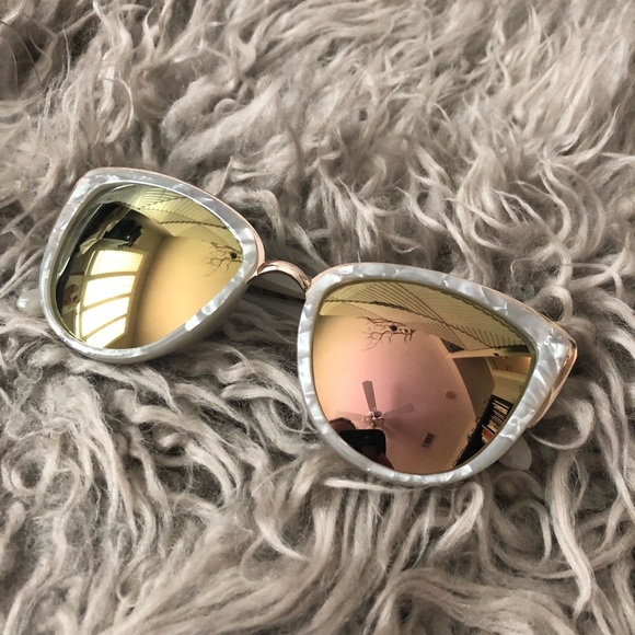 Quay Australia Accessories - Desk Perkins * Quay sunglasses